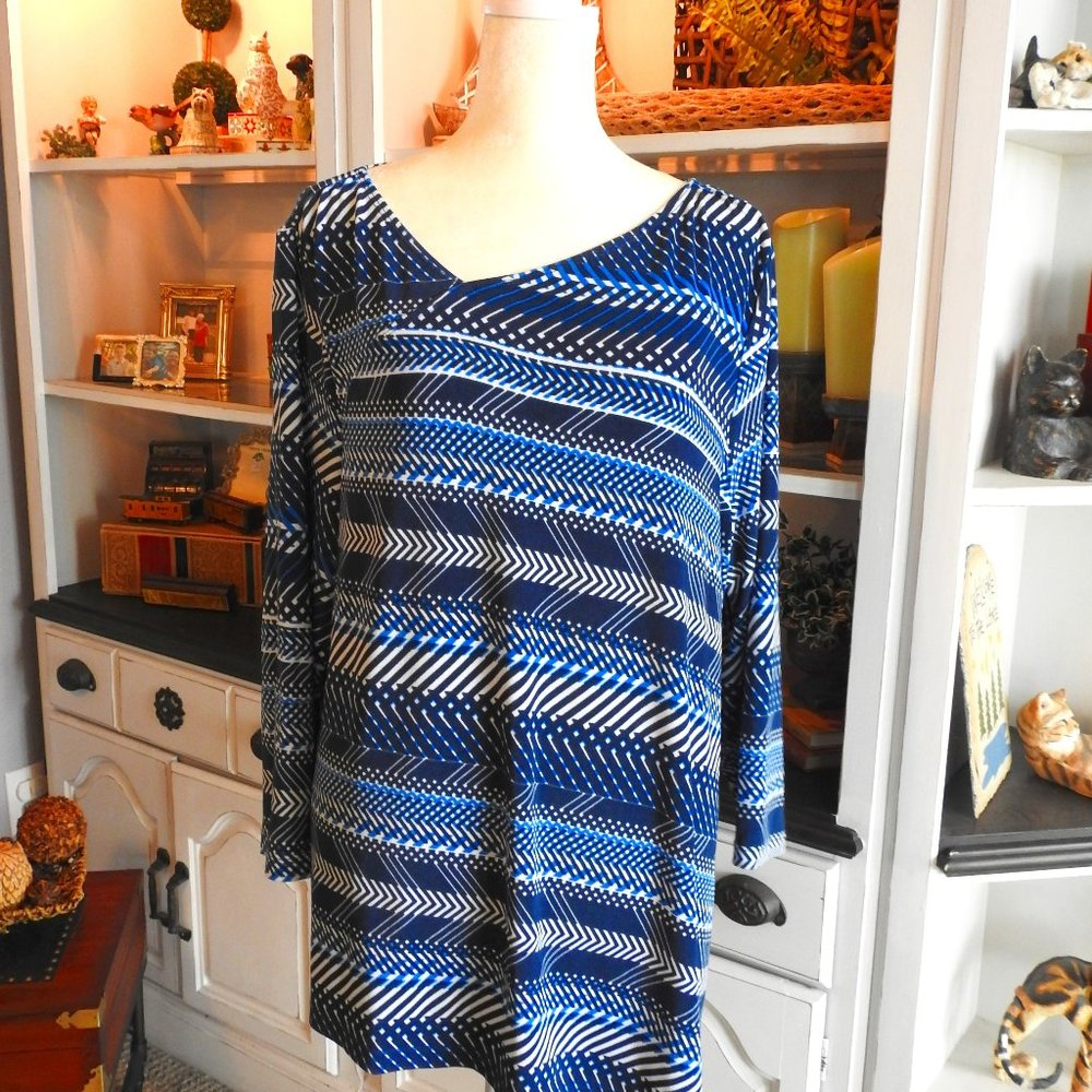 Chicos Travelers Asymetrical blue striped tunic